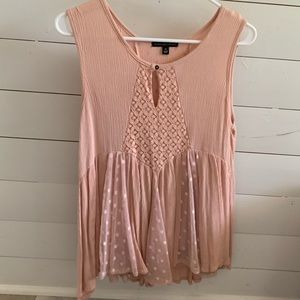 Boutique sleeveless keyhole top
